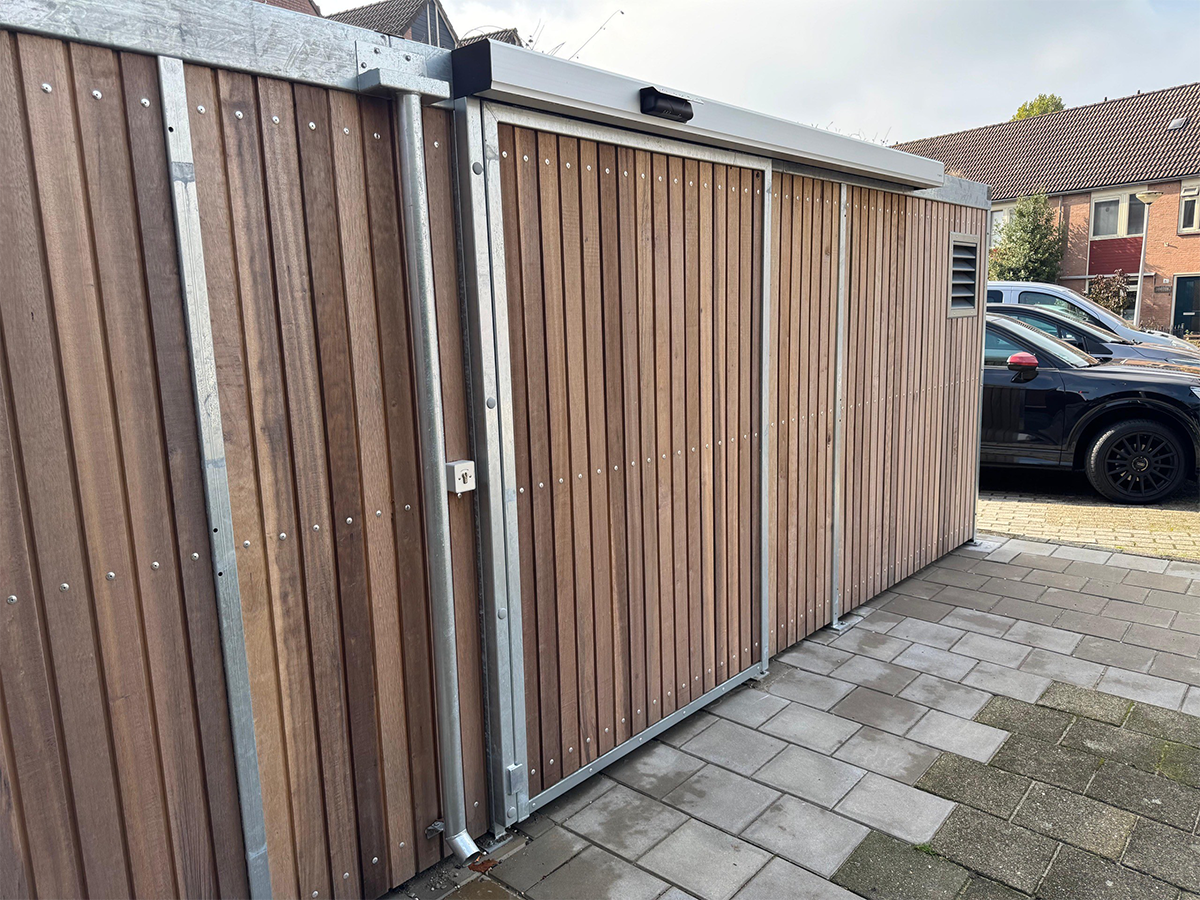 Fahrradabstellanlage mit Schiebetürantrieb